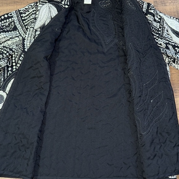 TANJAY Black and Cream Patterned Women's Cardigan - Picture 6 of 8